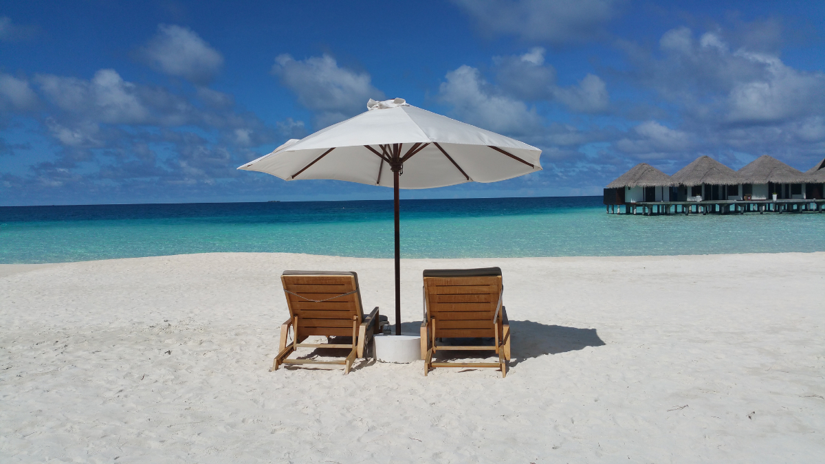 Umbrella Impales Woman’s Leg at Florida Beach.